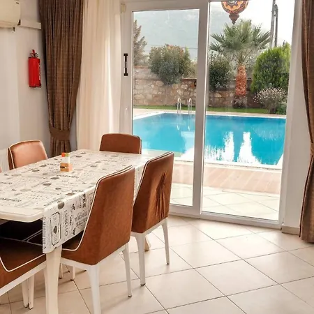 4 Bedroom Premium N Oludeniz וילה