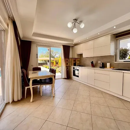 וילה 4 Bedroom Premium N Oludeniz *