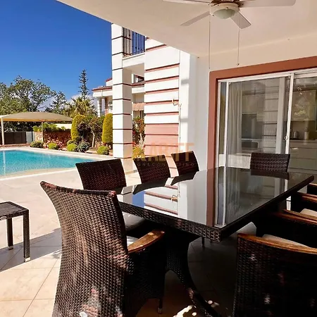 4 Bedroom Premium N Oludeniz פאטהיה